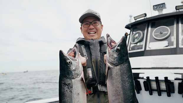 #558 秋の風物詩 北海道 網走沖 サケの船釣りに挑戦！