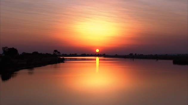 チョベ川の夕景
