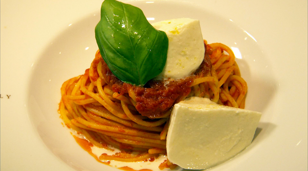 イタリア船ならではの本格的なパスタ