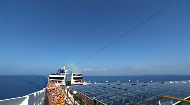 エーゲ海を進む船