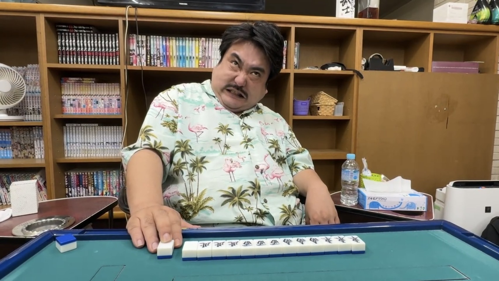 「鈴木もぐら雀荘放浪記」場面写真.JPG