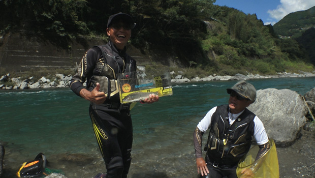 #469 四国の大河・吉野川 力強い流れに名手2人が尺鮎を追う